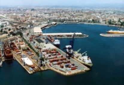 Vista a&eacute;rea del Puerto de Valencia.