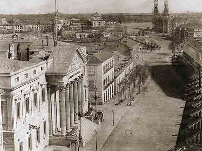 Palacio de las Cortes con San Jerónimo en plena reforma. Foto de Charles Clifford en 1853.
