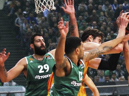 Tomic, entre Bourousis, Feldeine y Calathes.