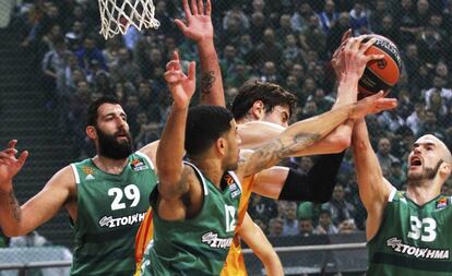 Tomic, entre Bourousis, Feldeine y Calathes.