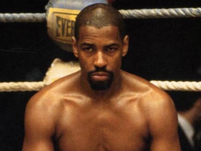 Denzel Washington interpretando o boxeador 'Hurricane' Carter, no filme que leva o mesmo nome (1999).