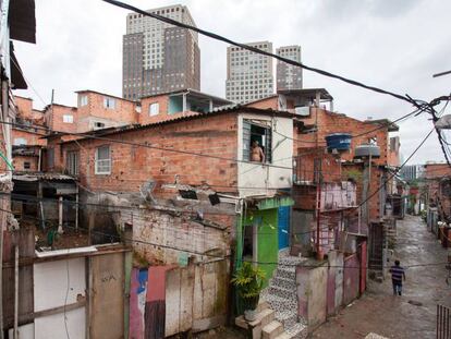 Favela Panorama com o Parque Cidade Jardim ao fundo