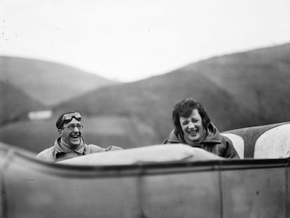 Ubu y Bibi en la carretera. Abril, 1925.