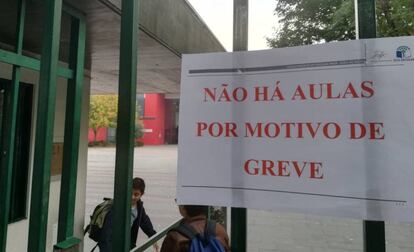 El cierre de colegios públicos fue casi total en Portugal en el día de huelga general de la función pública.