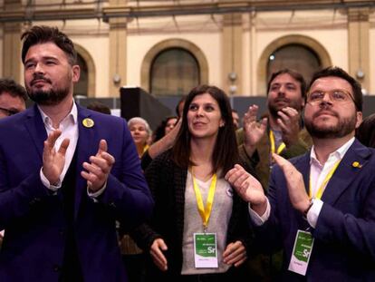 Gabriel Rufián, Marta Vilalta y Pere Aragonès tras conocer el resultado electoral.