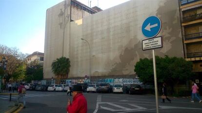 Obras para la construcción de un hotel en la antigua Comandancia de la Policía en la Plaza de la Gavidia, en Sevilla. / EP