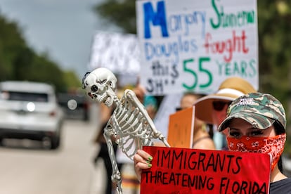 Protesta 'Stop Alligator Alcatraz' en Florida, Estados Unidos, el 28 de junio de 2025.