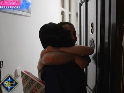 Aitana Ocaña visita a una de sus fans con cámara oculta en 'El hormiguero'.