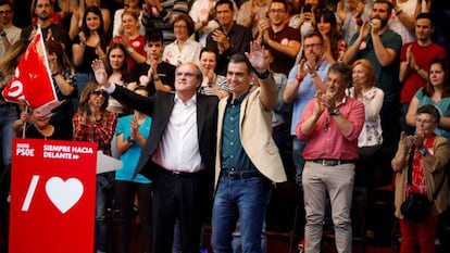 El presidente del Gobierno, Pedro Sánchez en un acto de campaña en apoyo al candidato del PSOE a la presidencia de la Comunidad de Madrid, Ángel Gabilondo.