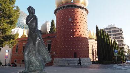 Homenaje a la tramontana en Figueres.