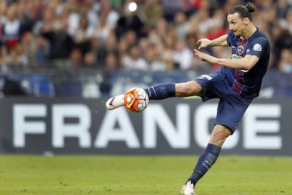 Disparo de Ibrahimovic durante la final.