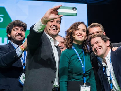 Fernando López Miras, Juan Manuel Moreno Bonilla, Isabel Díaz Ayuso, Alberto Núñez Feijóo y Alfonso Fernández Mañueco, en noviembre, en Granada.