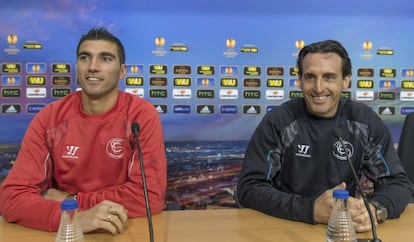 Reyes y Emery, en la rueda de prensa oficial ordenada por la UEFA.