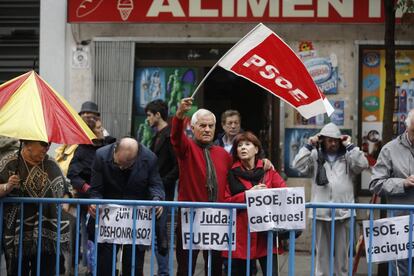 Ambiente en la sede de Ferraz para la celebraci&oacute;n del Comite Federal del PSOE. 