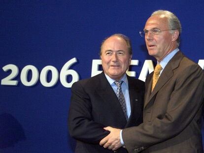 Blatter y Beckenbauer, en 2006