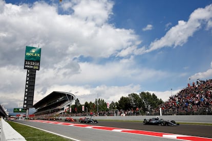 Lewis Hamilton encabezando la carrera, el 13 de mayo de 2018