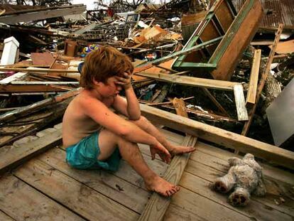 Imagen tomada por Carolyn Cole para <i>Los Angeles Times</i> en Nueva Orleans tras el paso del huracán Katrina.