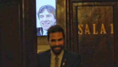 Torrent, antes de participar en una videoconferencia con Puigdemont en el Parlament.