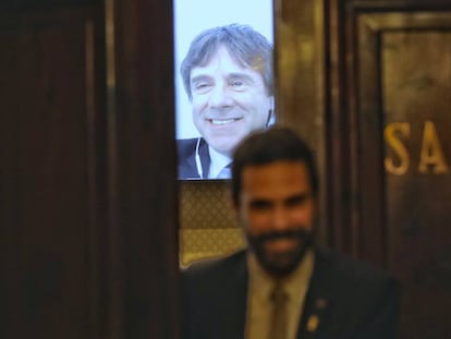 Torrent, antes de participar en una videoconferencia con Puigdemont en el Parlament.