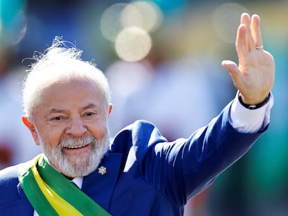 President Lula da Silva greets the public during Brazil’s Independence Day parade, in Brasilia, on September 7, 2023