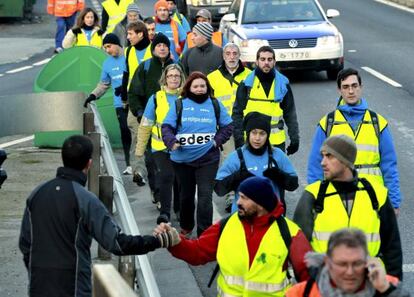 Grupo de trabajadores de Edesa inician su marcha hacia la sede de Fagor.