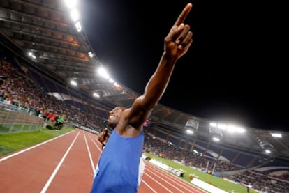 Usain Bolt celebra su victoria en Roma.