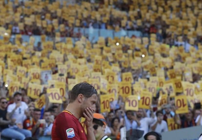 "Apagar la luz no es fácil. Tengo miedo. Ahora os necesito yo a vosotros", dijo el capitán de la Roma. 