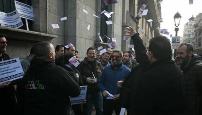 Protesta de taxistes a l'Autoritat Catalana de la Competència.