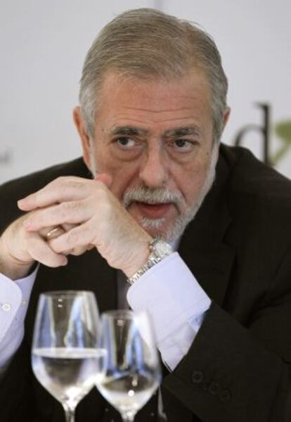 Antonio Beteta, durante el desayuno organizado por la Fundaci&oacute;n Democracia y Gobierno Local.