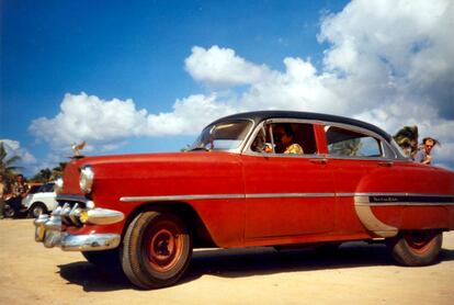 Un viejo Chevrolet de 1953 en La Habana (Cuba).