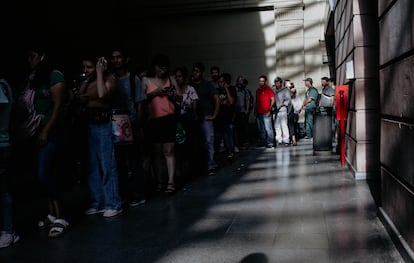 cargar la sube y tomar el tren en Constitucion