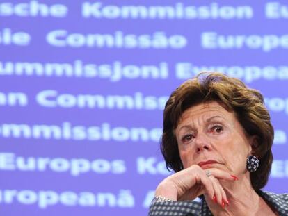 La vicepresidenta de la Comisión Europea Neelie Kroes