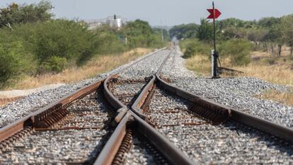 Aspecto de la vía férrea del Tren Interoceánico.