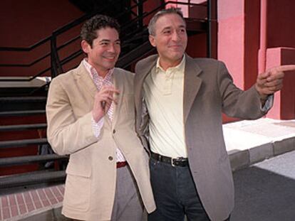 Boris Izaguirre, a la izquierda, y Javier Sardá.