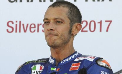 Valentino Rossi, en el podio del GP de Gran Bretaña, el último que corrió.