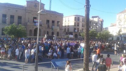 Concentración en Linares contra la violencia machista.