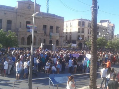 Concentración en Linares contra la violencia machista. 
 
 