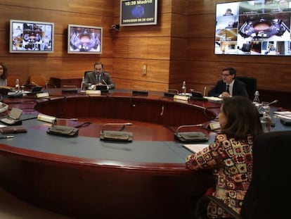 Reunión del Consejo de Ministros en el Palacio de la Moncloa para analizar los posibles Pactos de la Moncloa