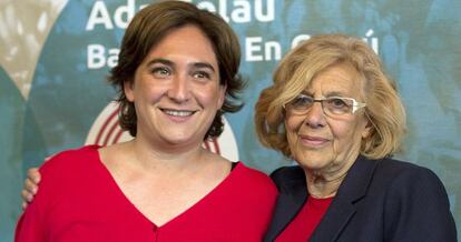 Manuela Carmena (d), Ada Colau (i).