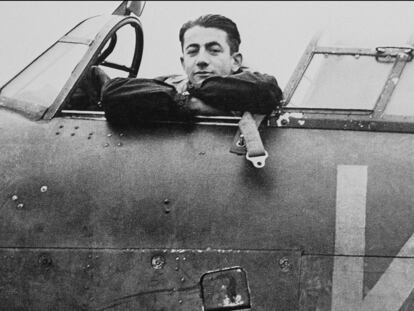 Henry Lafont, a bordo de un Hurricane durante la II Guerra Mundial.