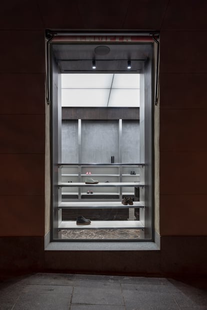 Vista del exterior de la nueva tienda de Camper en Madrid, ubicada en Serrano, 24.