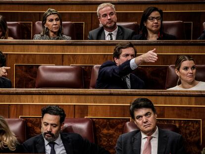 Algunos miembros de la bancada del PP en el Congreso de los Diputados, este jueves durante el pleno.