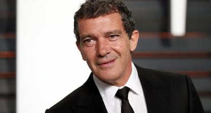 Antonio Banderas a su llegada a la fiesta de 'Vanity Fair'.