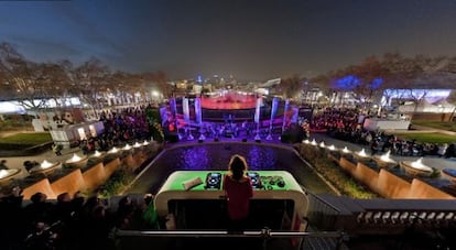 Evento nocturno durante la pasada edici&oacute;n de la feria