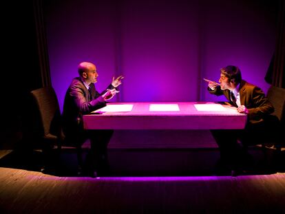 Pako Merino y Diego Lorca, en una escena de <i>Exitus.</i>