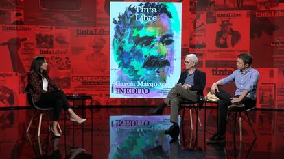 Pilar Velasco modera el debate entre José María Maravall e Íñigo Errejón en el plató de La Coproductora, en Madrid, en una imagen de 'TintaLibre'.