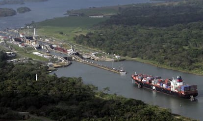 Floodgate in the Panama Canal near Colón