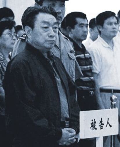 Chen Xitong, en 1998, cuando fue condenado a 16 años de prisión.