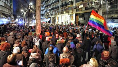 Concentración de rechazo contra los ataques al Centro LGTB, pocos días después de su inauguración en enero de 2019