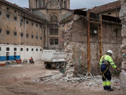 Si el Clínic es fes a la Model tindria l’Estació de Sants a tocar.